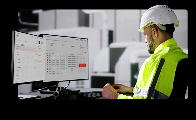 Engenheiro trabalhando em frente ao computador